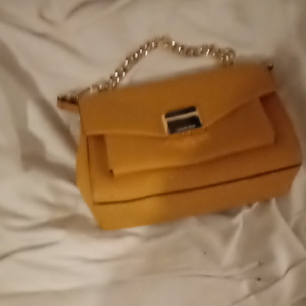 Chic Mustard Yellow Handbag with Chain Strap